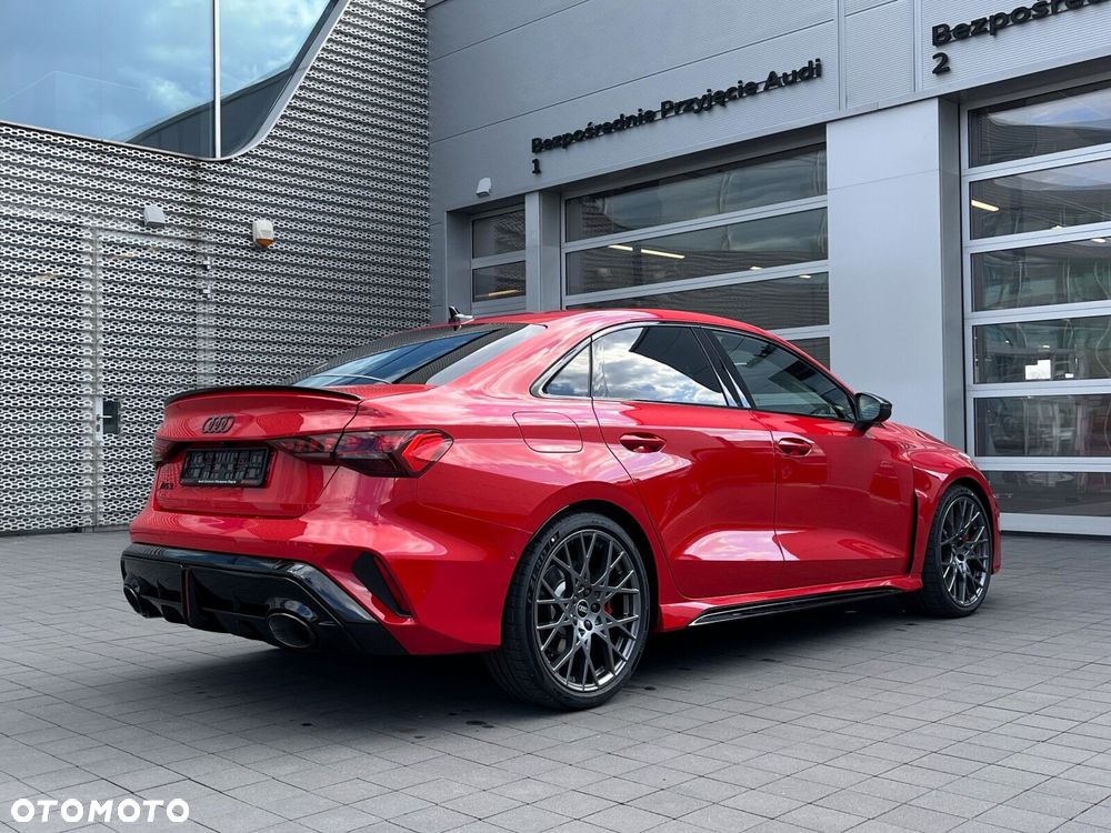 Audi RS3 Limousine - 10