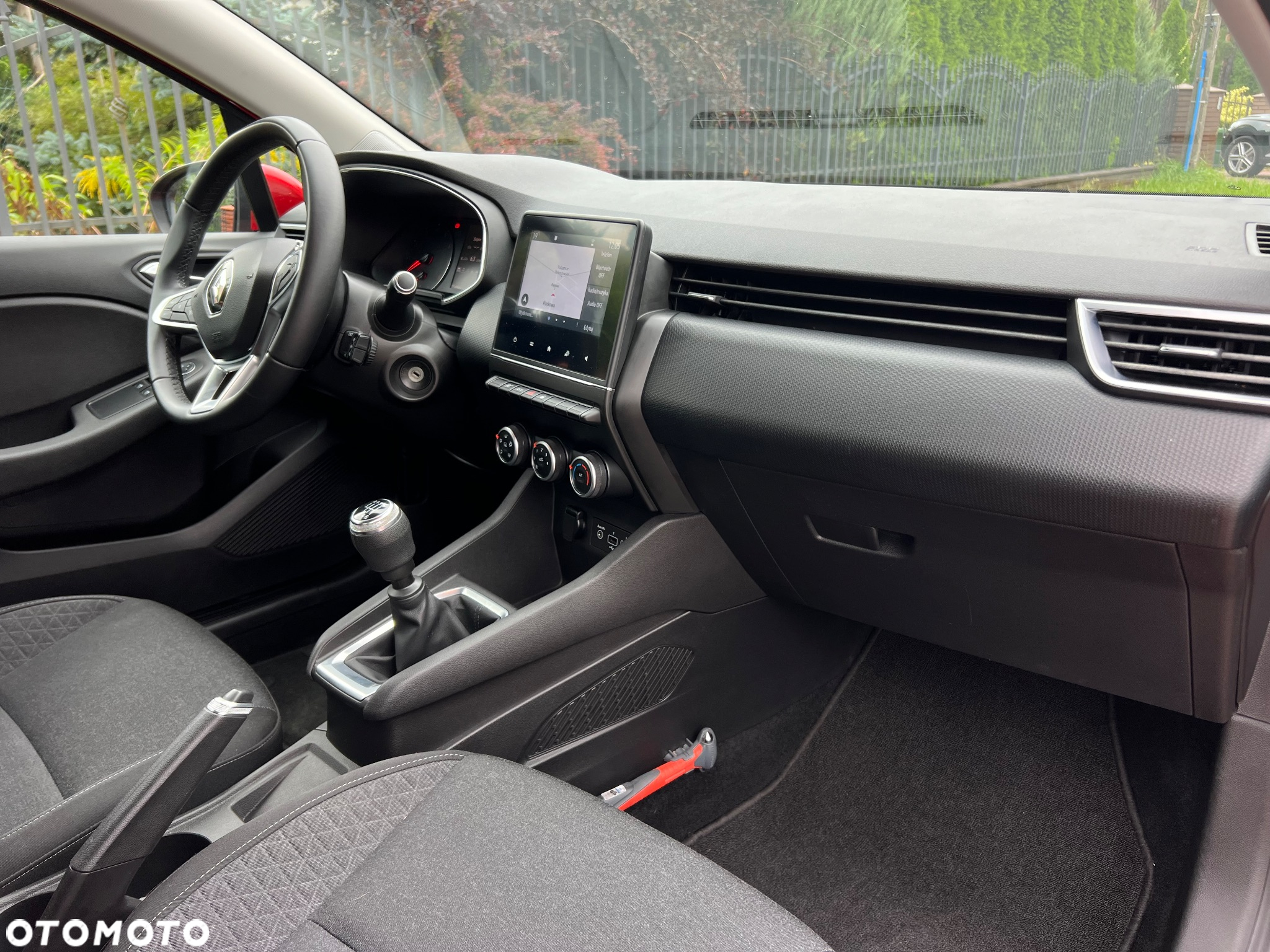Renault Clio - 25