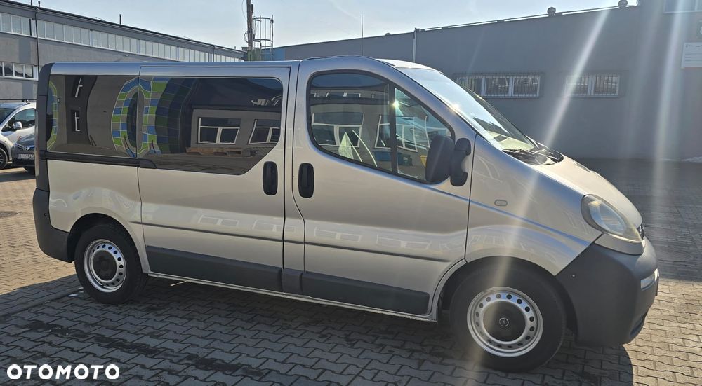 Opel Vivaro - 24