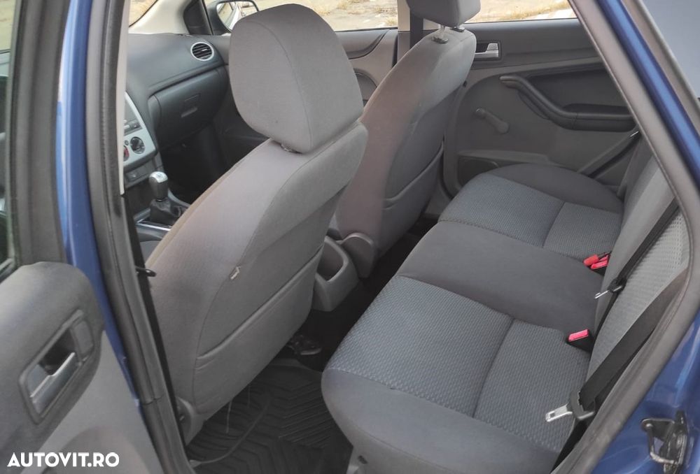 Ford Focus - 16