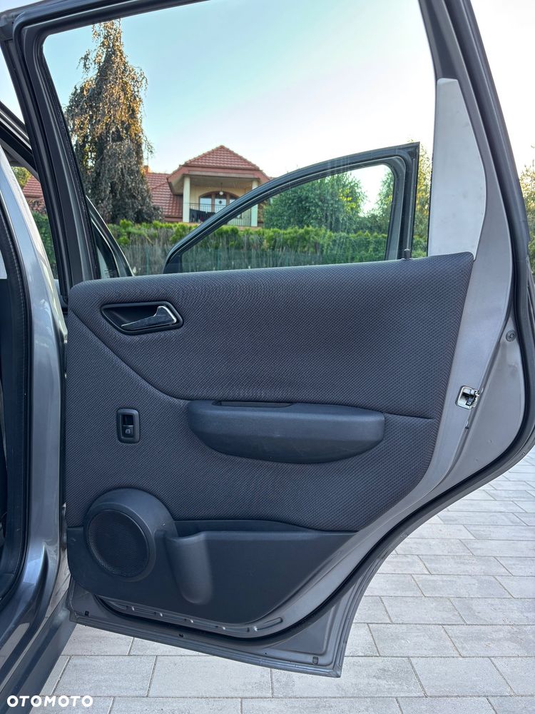 Mercedes-Benz Klasa A 160 BlueEfficiency - 17