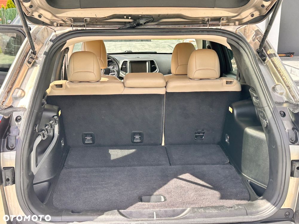 Jeep Cherokee - 13