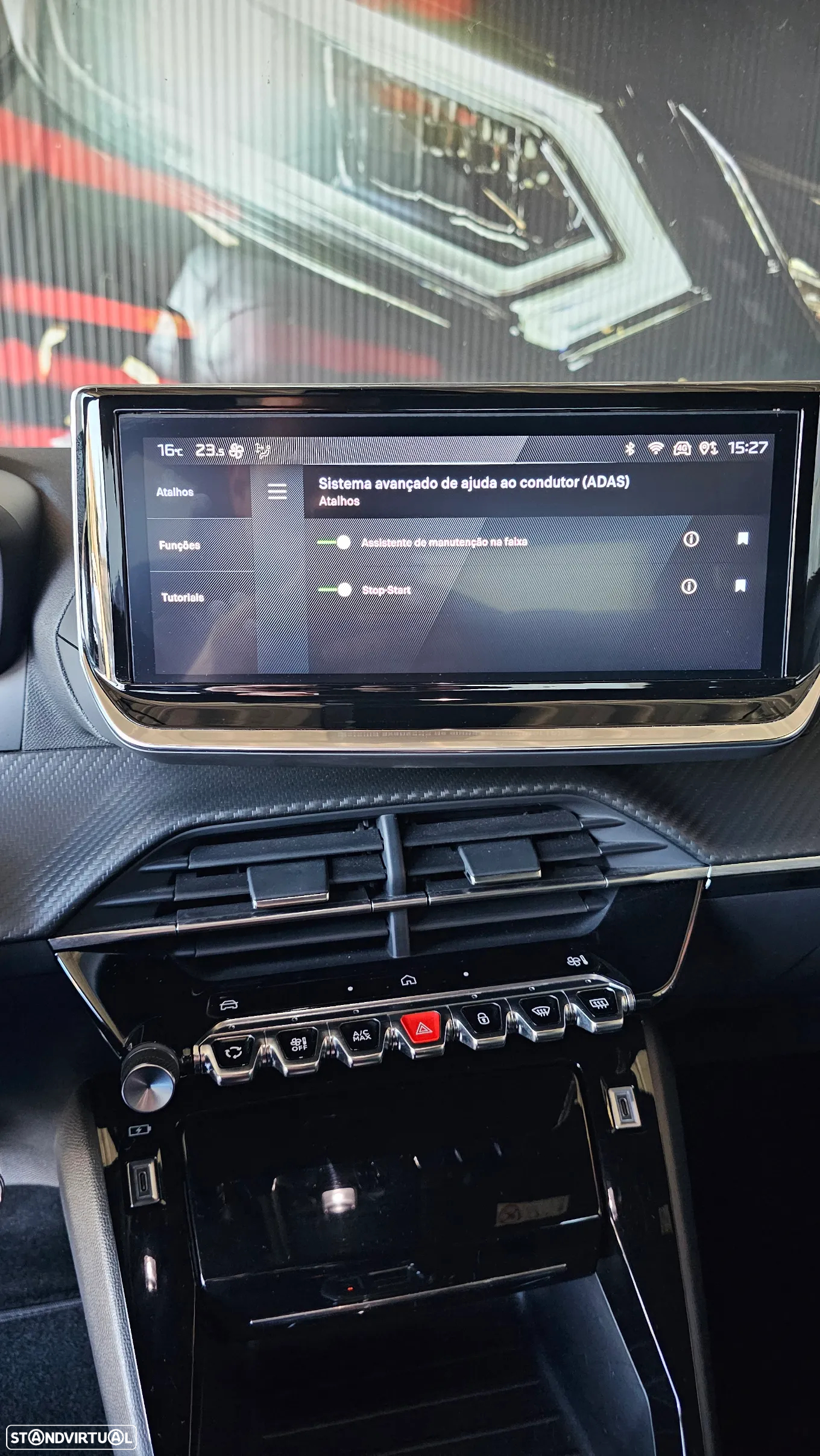 Peugeot 2008 1.2 PureTech Allure EAT8 - 29