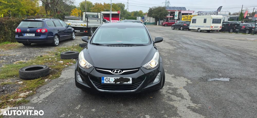 Hyundai Elantra - 19