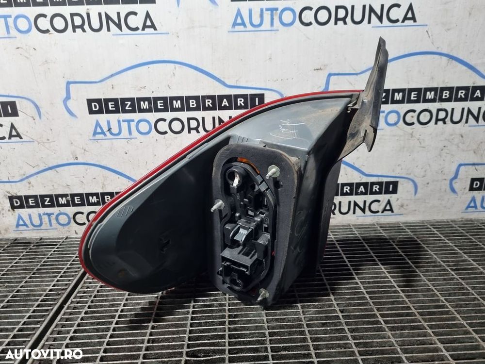 Stop Dreapta BMW X5 E70 Facelift 2010 - 2013 SUV 4 Usi (1280) Cu led - 2