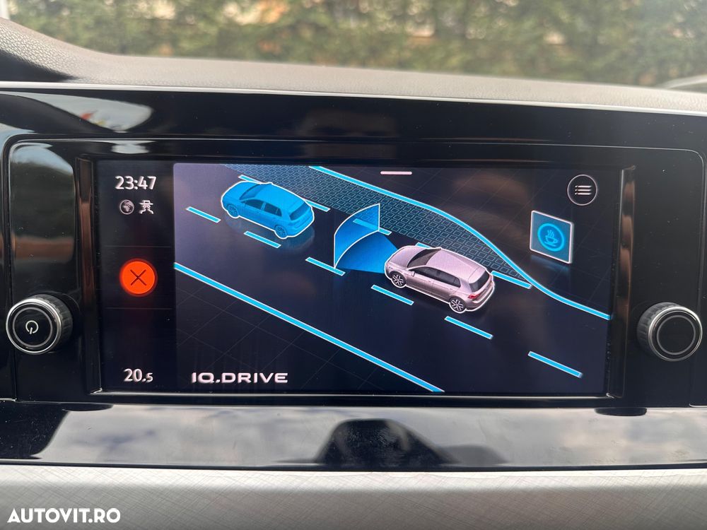 Volkswagen Golf 2.0 TDI Life - 16