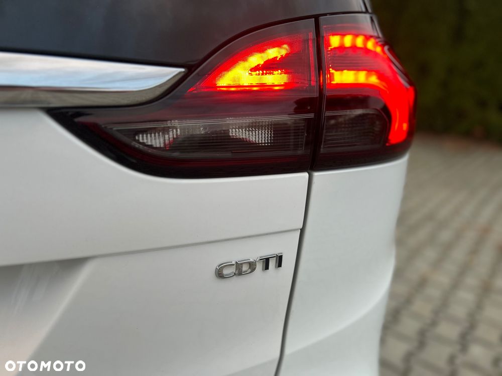 Opel Zafira - 24