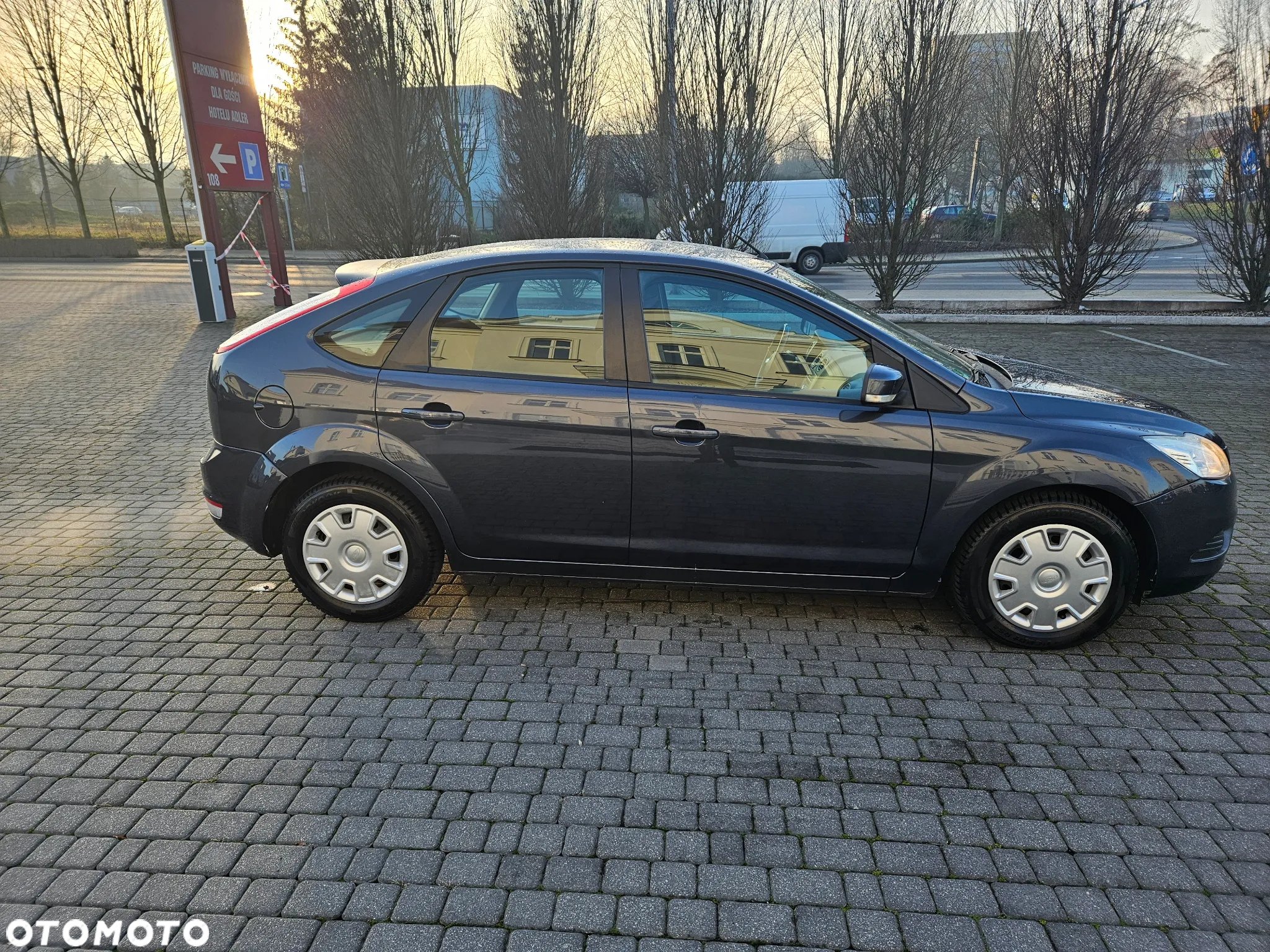 Ford Focus 1.6 Ghia - 4