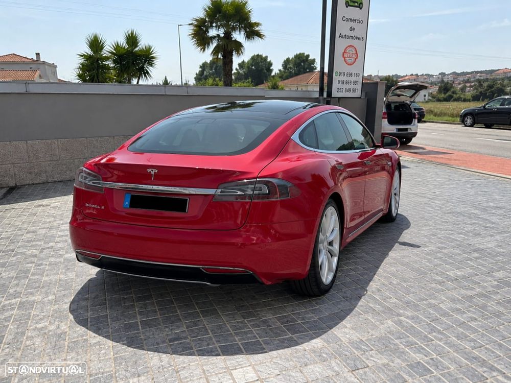 Tesla Model S - 1