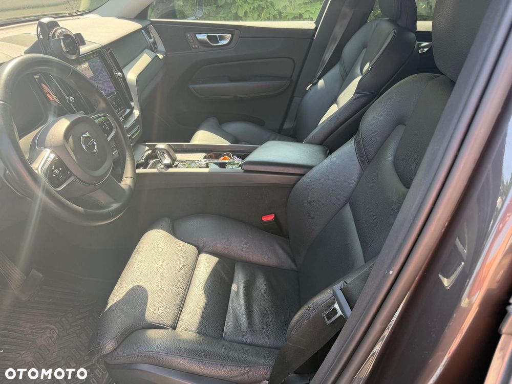 Volvo XC 60 B4 D AWD Geartronic Momentum Pro - 7