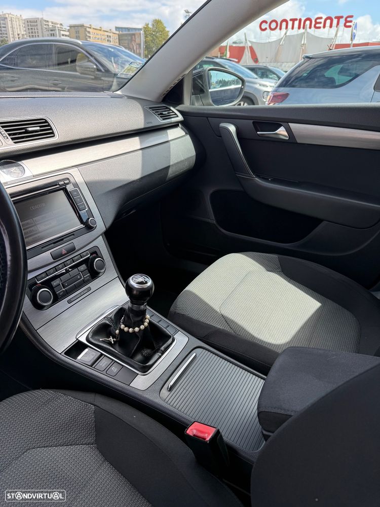 VW Passat Variant 2.0 TDi Confortline - 13