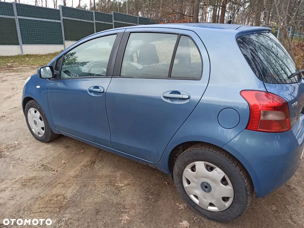 Toyota Yaris - 8