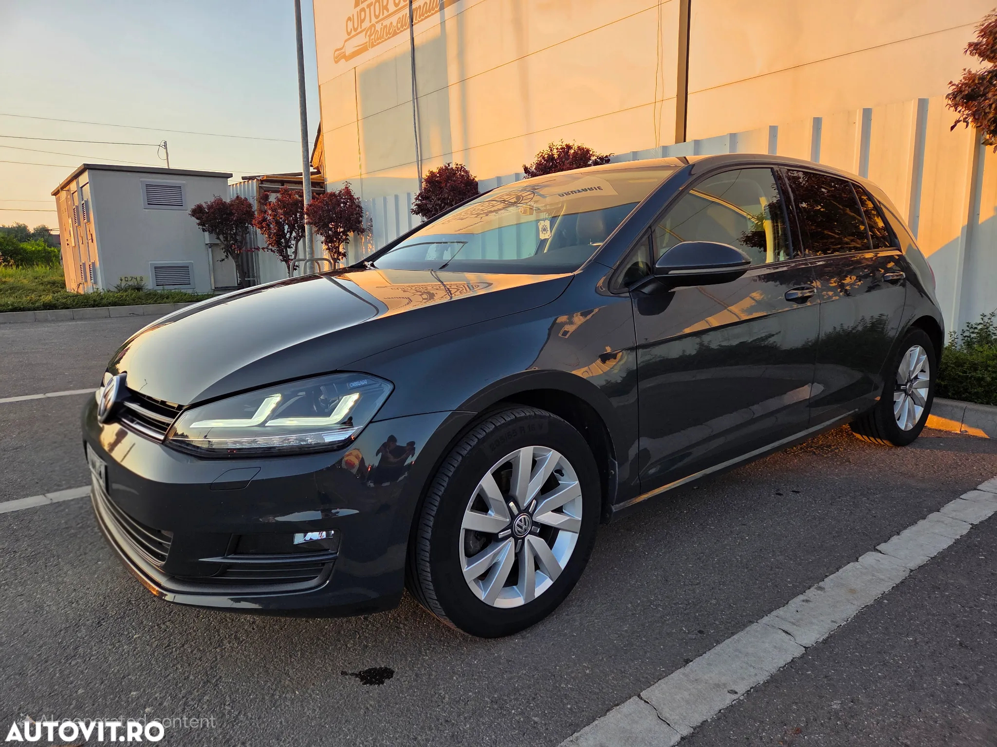 Volkswagen Golf 1.2 TSI BMT Comfortline - 3