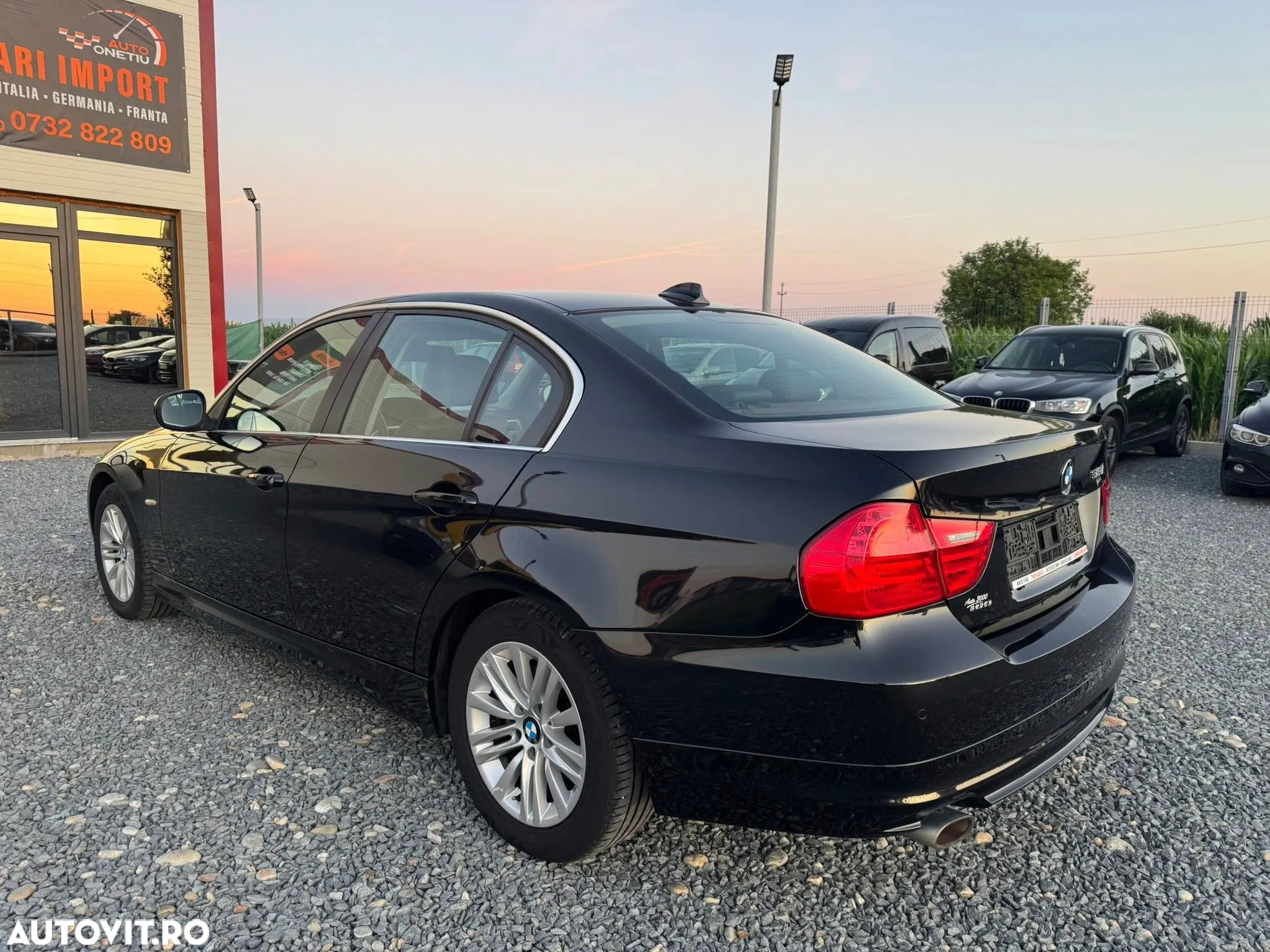 BMW Seria 3 318d Touring Luxury Line - 3