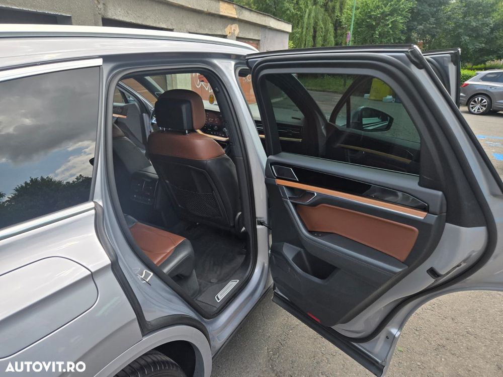 Volkswagen Touareg V6 TDI R-Style - 11