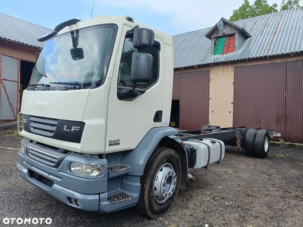 DAF LF 55.300 DMC 18 ton Ład. 11 ton Blokada mostu Klima Skrzynia 8