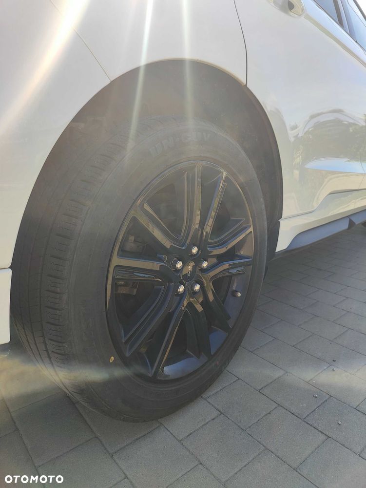 Ford Edge - 8