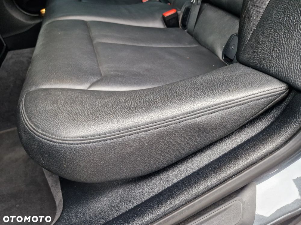 BMW Seria 3 318d M Sport - 21