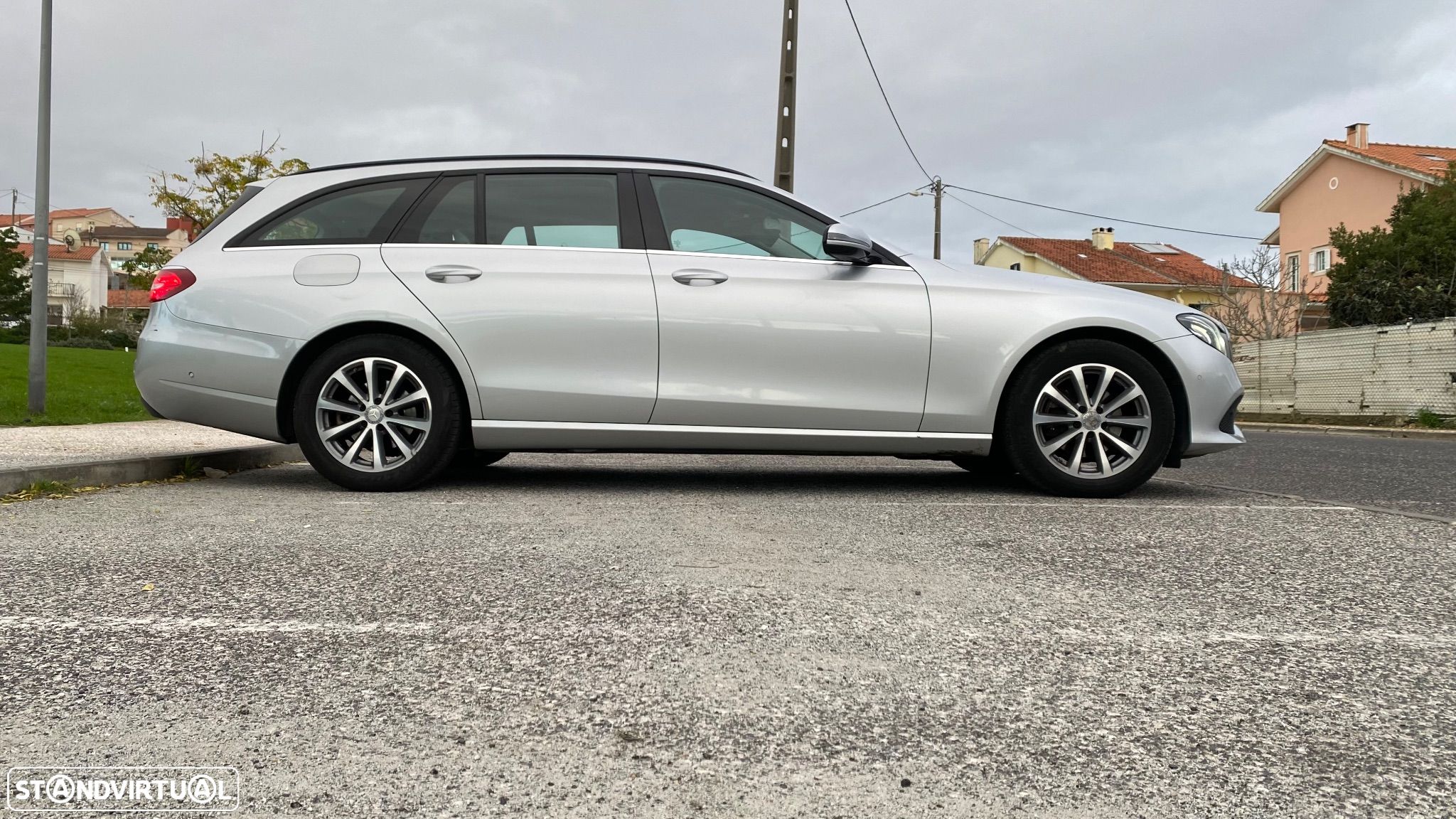 Mercedes-Benz E 220 d T 9G-TRONIC Avantgarde - 1