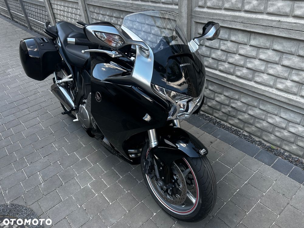Honda VFR - 11