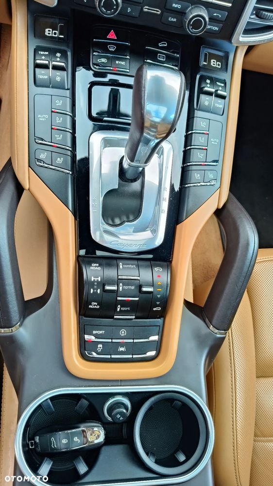 Porsche Cayenne Platinum Edition - 16