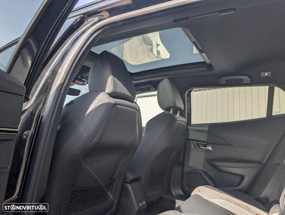 Peugeot e-2008 50 kWh GT Pack - 11