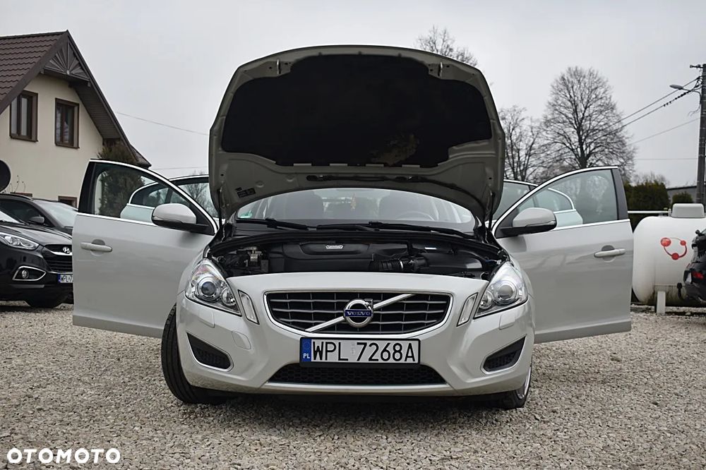 Volvo S60 D3 Geartronic Summum - 11
