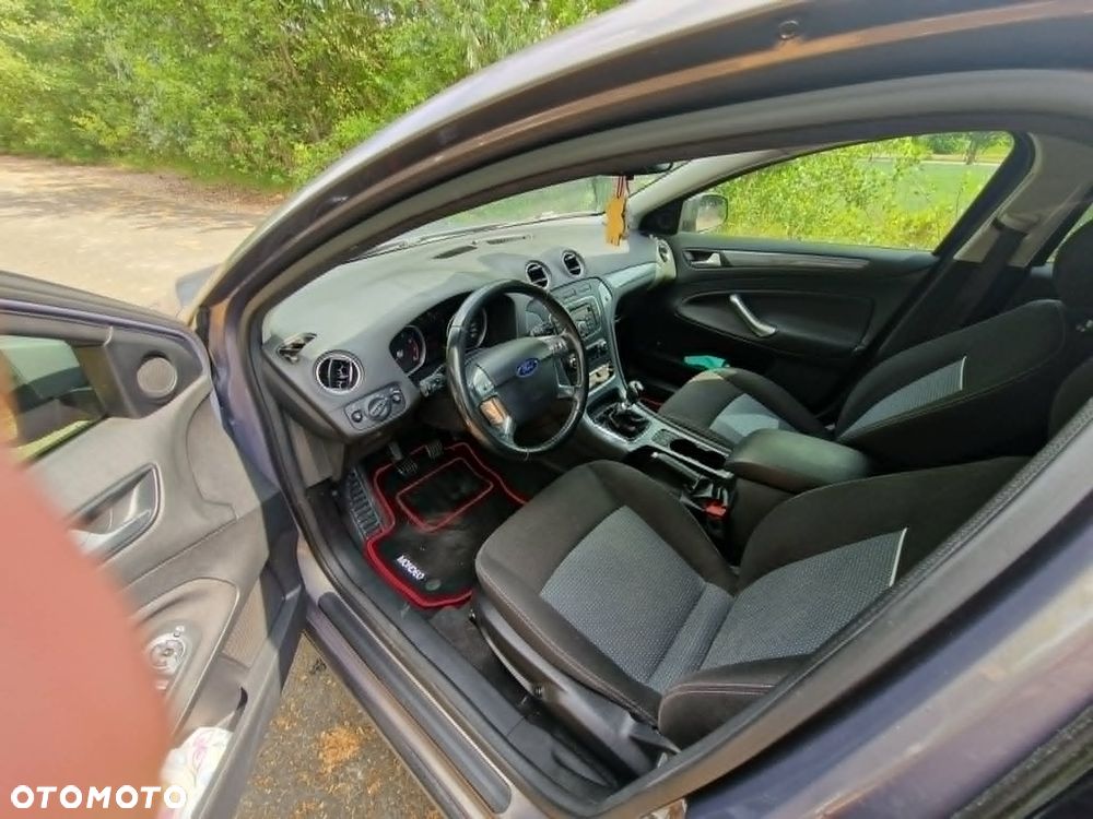 Ford Mondeo - 8