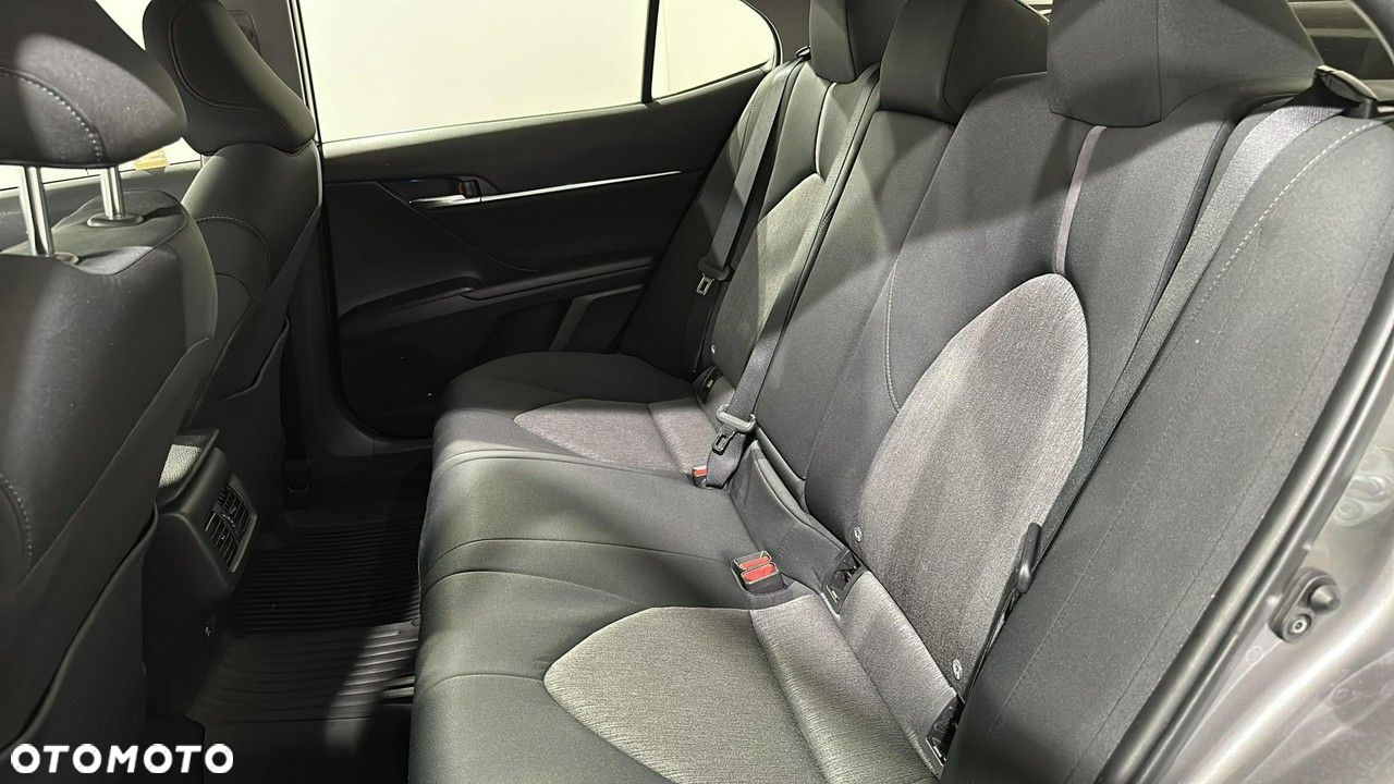 Toyota Camry - 14