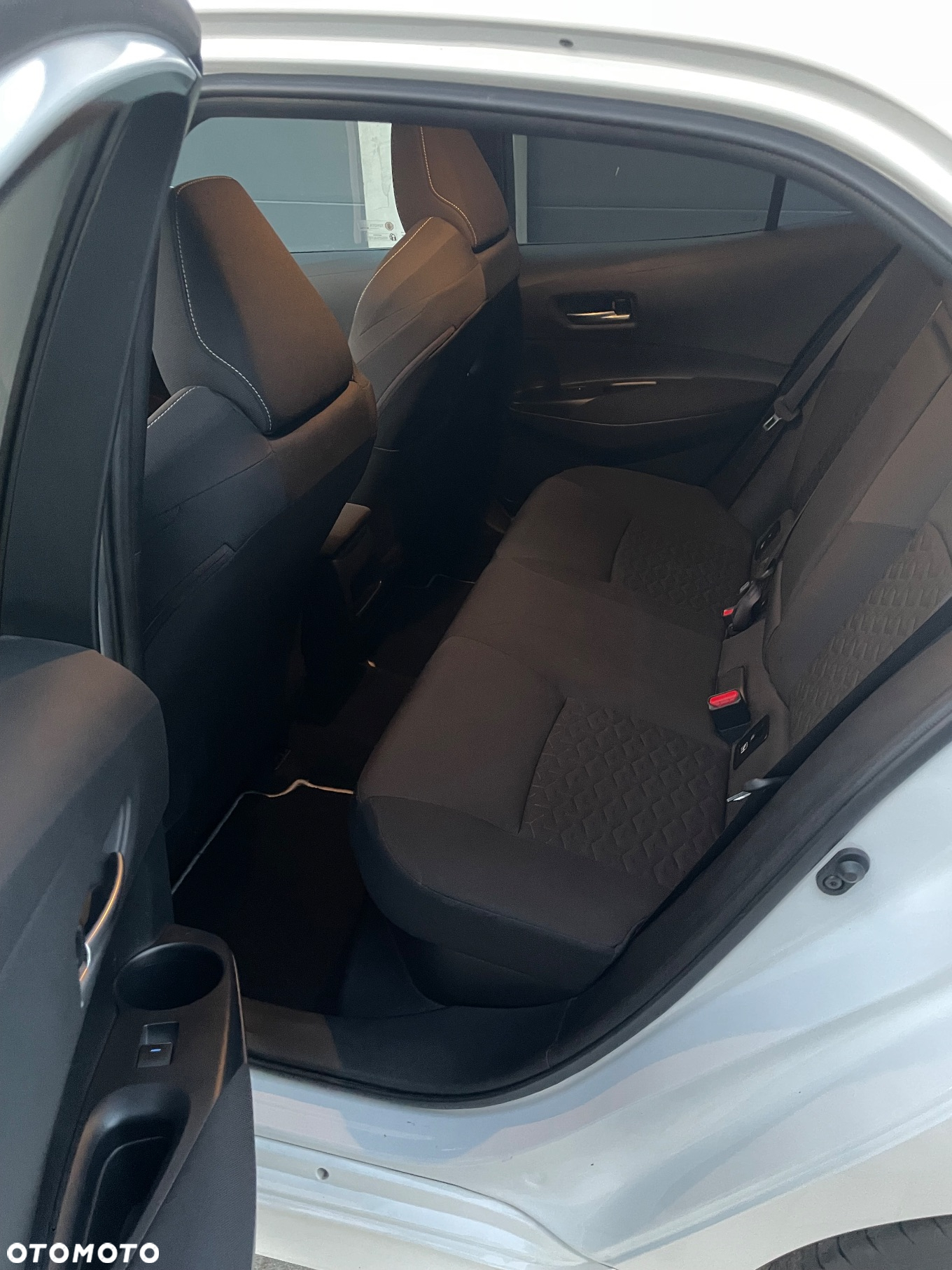 Toyota Corolla 1.8 Hybrid Comfort - 16
