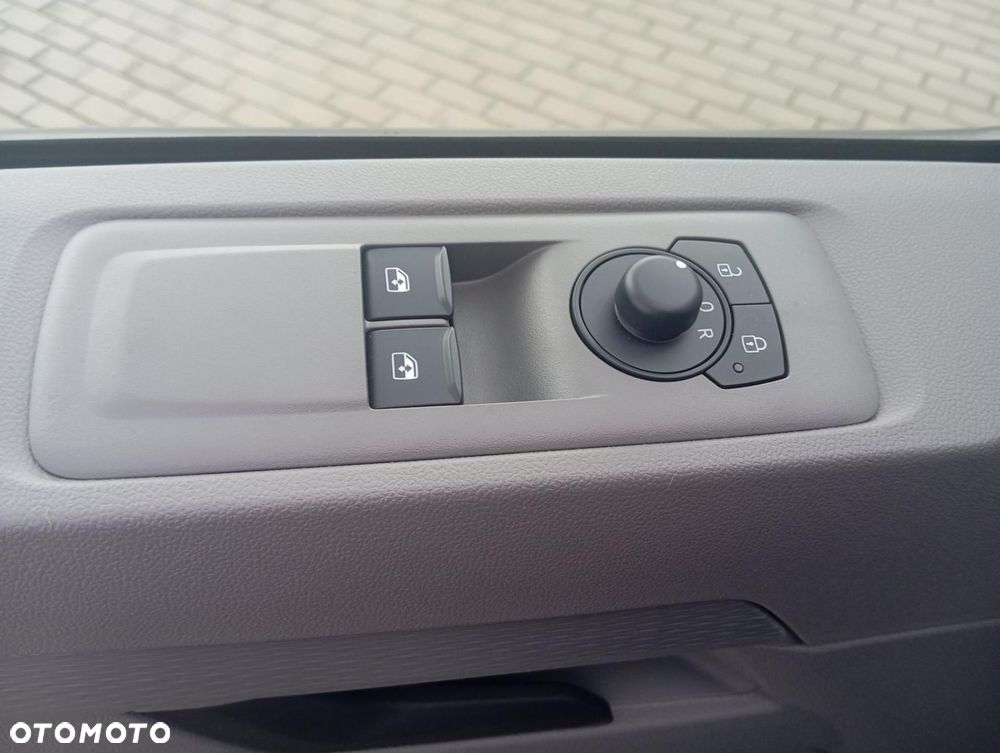 Volkswagen Transporter - 14