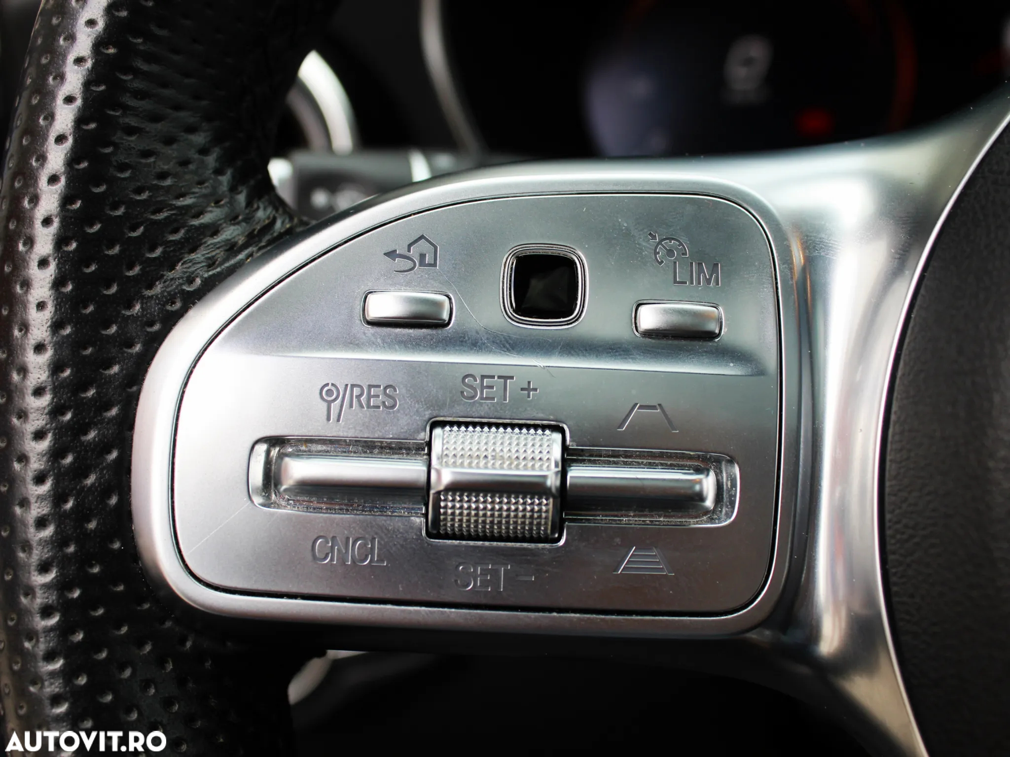 Mercedes-Benz C 220 d 4Matic T 9G-TRONIC AMG Line - 20