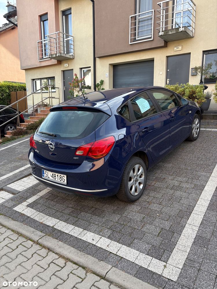Opel Astra 2014 photo 3