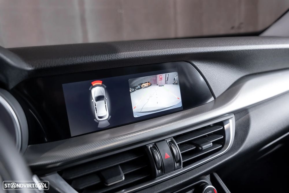 Alfa Romeo Stelvio 2.2 D Veloce Q4 AT8 - 15