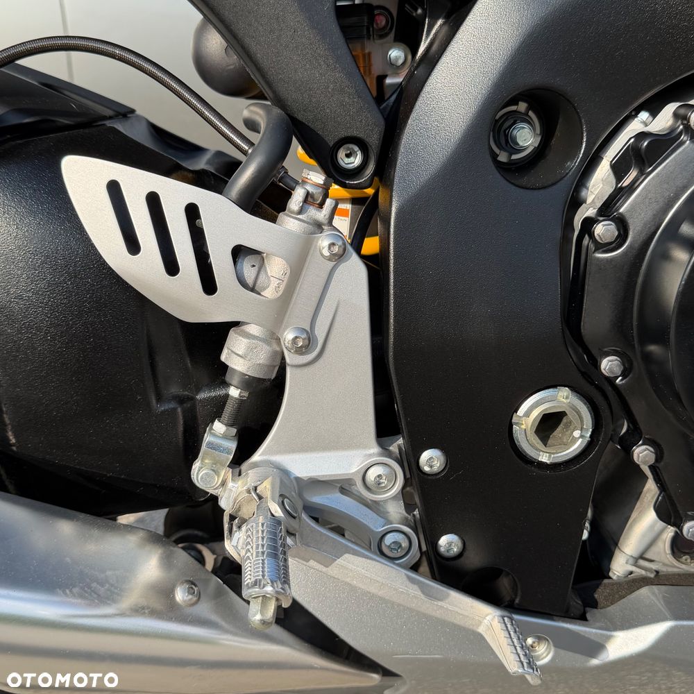 Suzuki GSX-R - 22