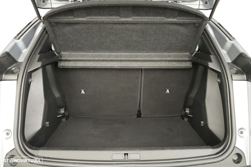 Peugeot 2008 1.2 PureTech Allure - 23