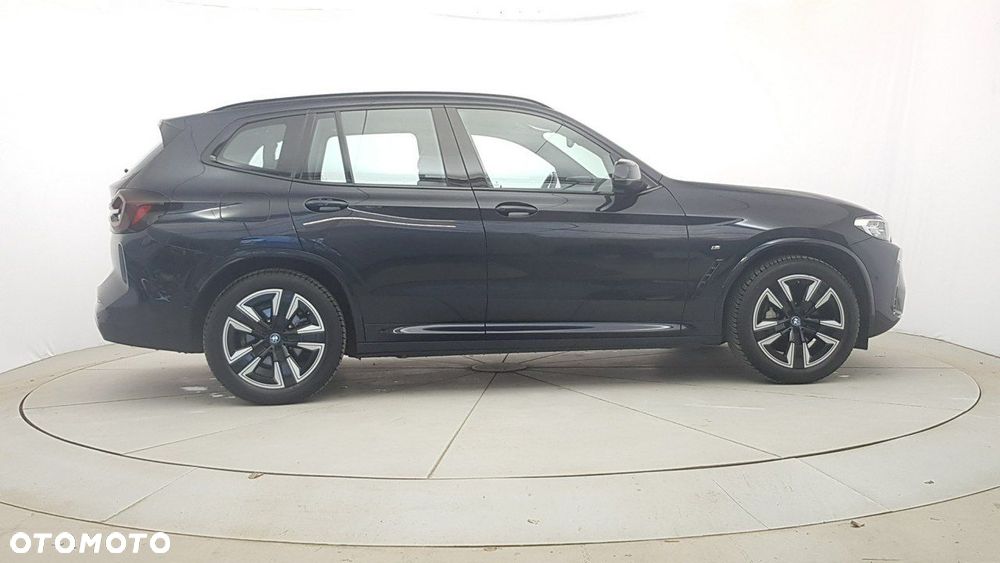 BMW iX3 - 8