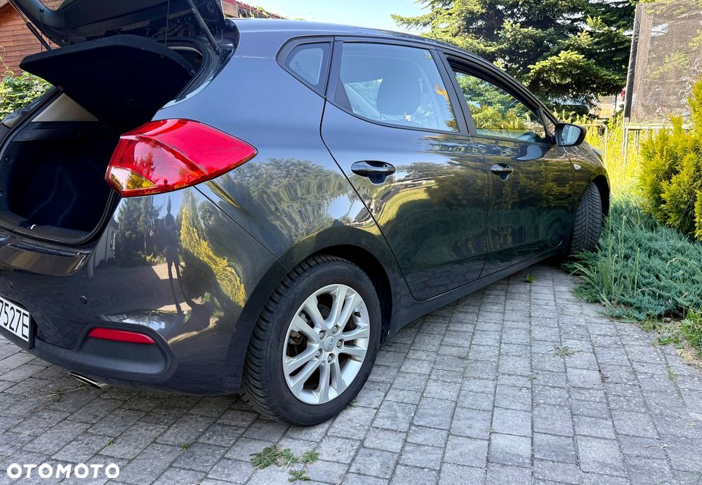 Kia Ceed - 11