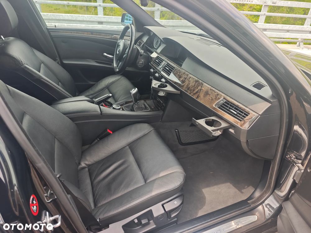 BMW Seria 5 520d Special Edition - 12