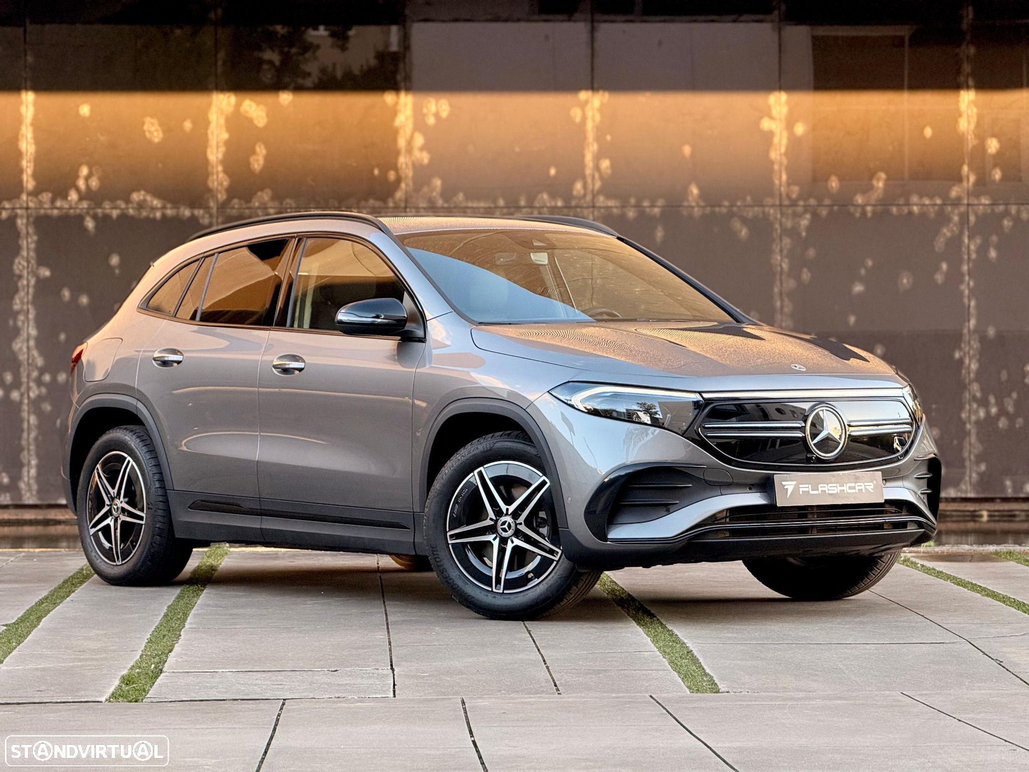 Mercedes-Benz EQA 300 4Matic AMG Line - 1