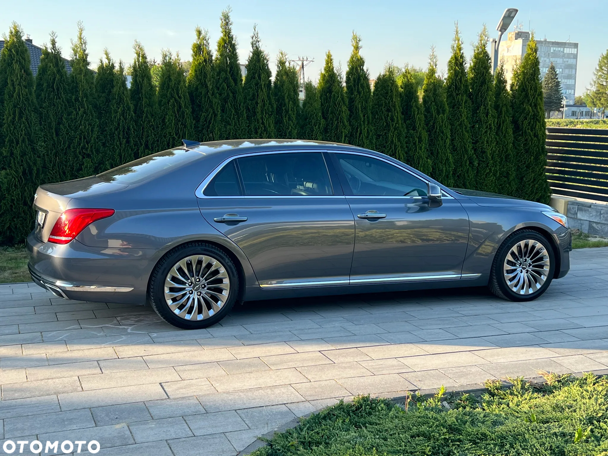 Genesis G90 - 2