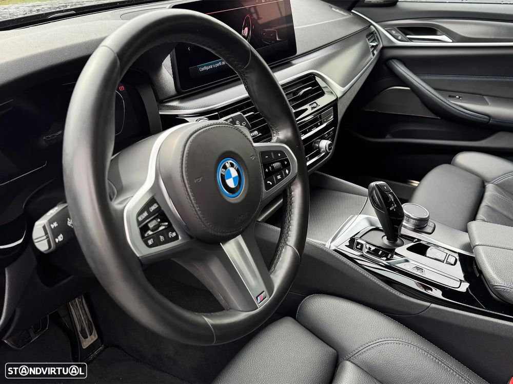 BMW 530 e Pack Desportivo M - 8