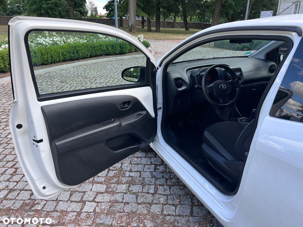 Toyota Aygo x - 13