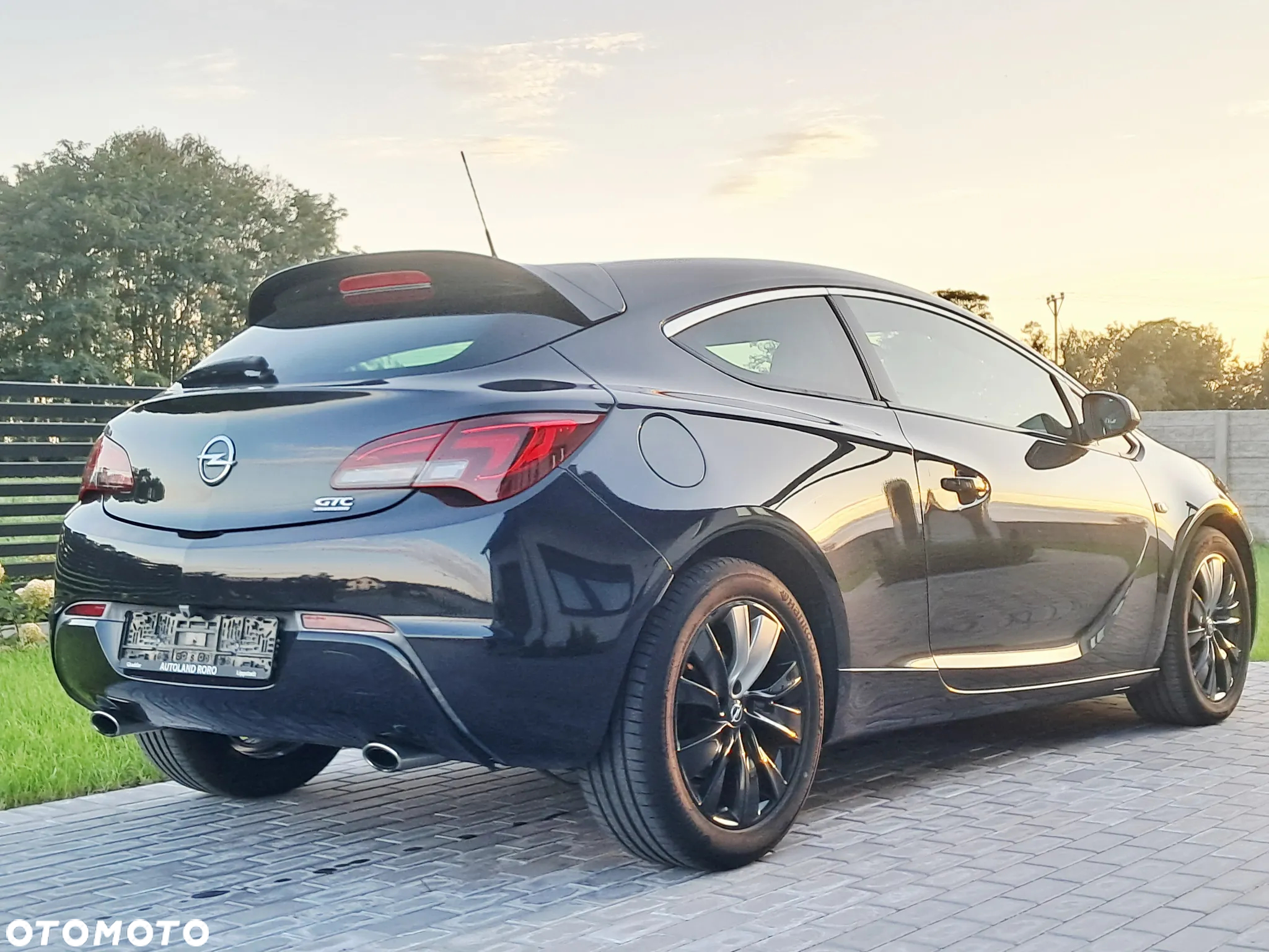 Opel Astra IV GTC 2.0 CDTI Bi-Turbo S&S - 7