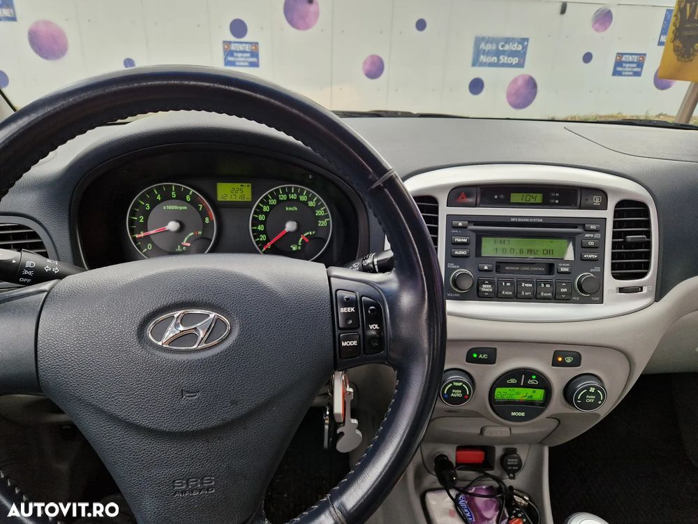 Hyundai Accent MC 1.6 DOHC 4DR GLS PREMIUM - 6