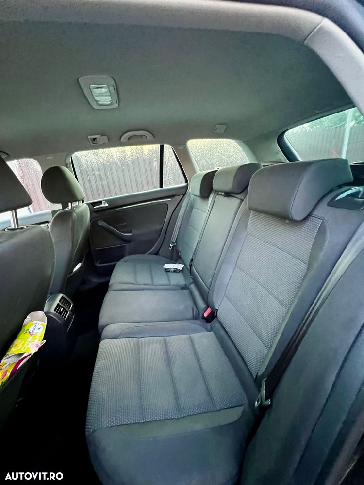 Volkswagen Golf - 6