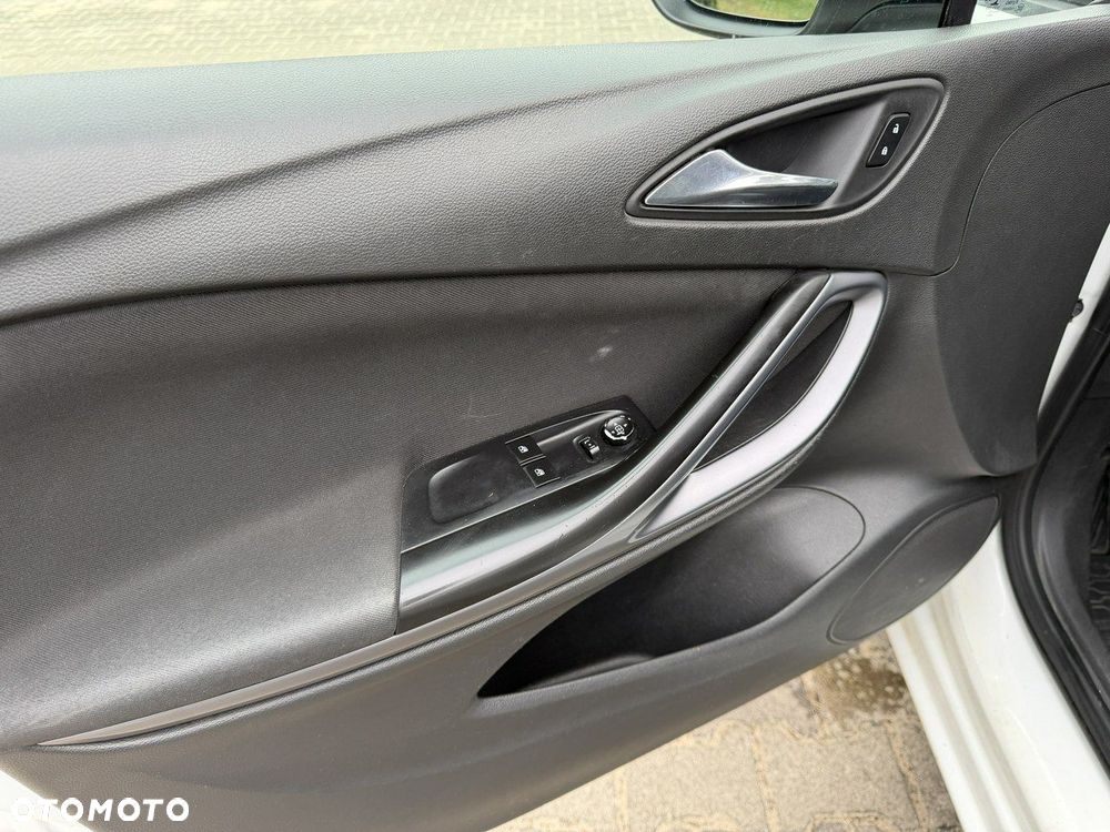 Opel Astra 1.6 CDTI Essentia - 38