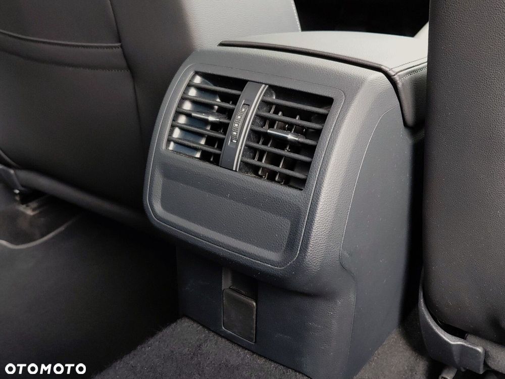 Volkswagen Passat - 28