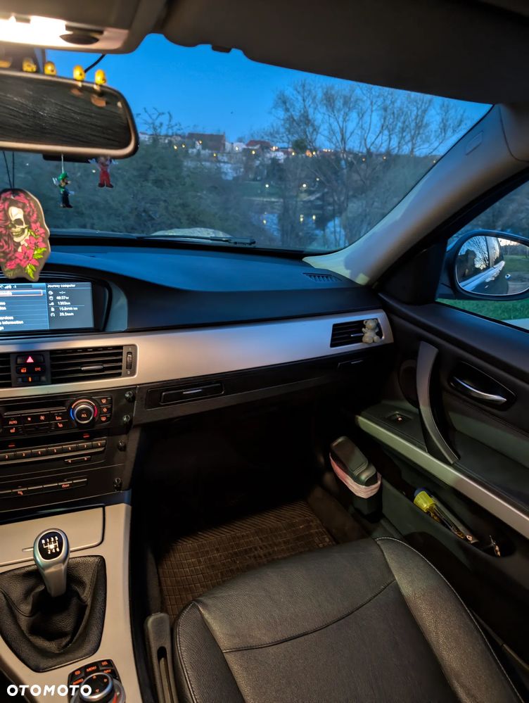 BMW Seria 3 320d Efficient Dynamics - 9