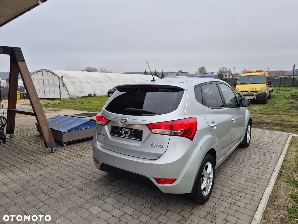 Hyundai ix20 1.6 blue YES Silver - 3